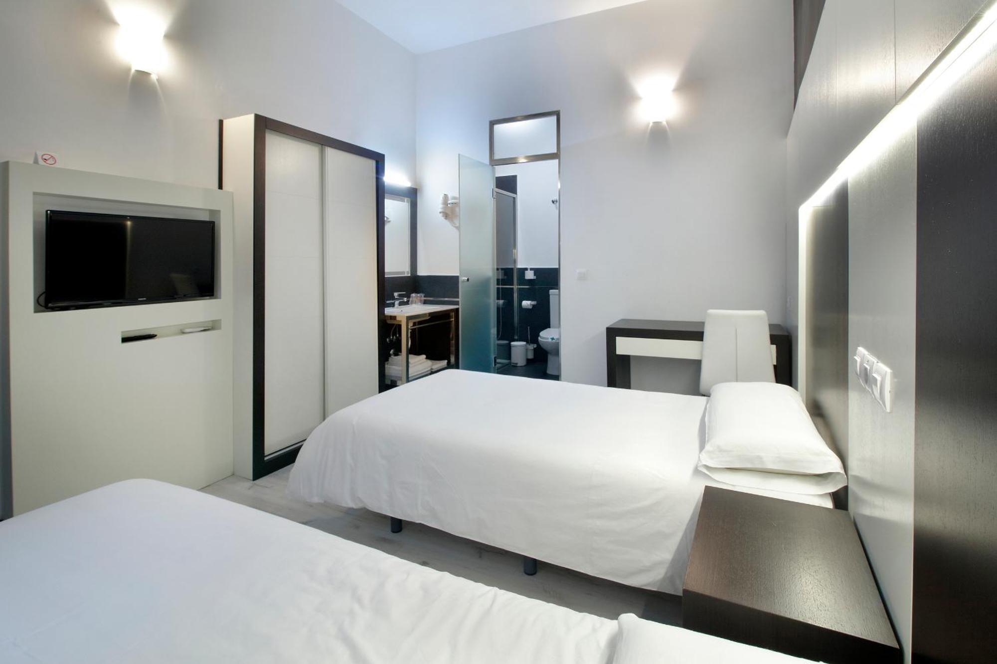 Alhambra Guest house 3*